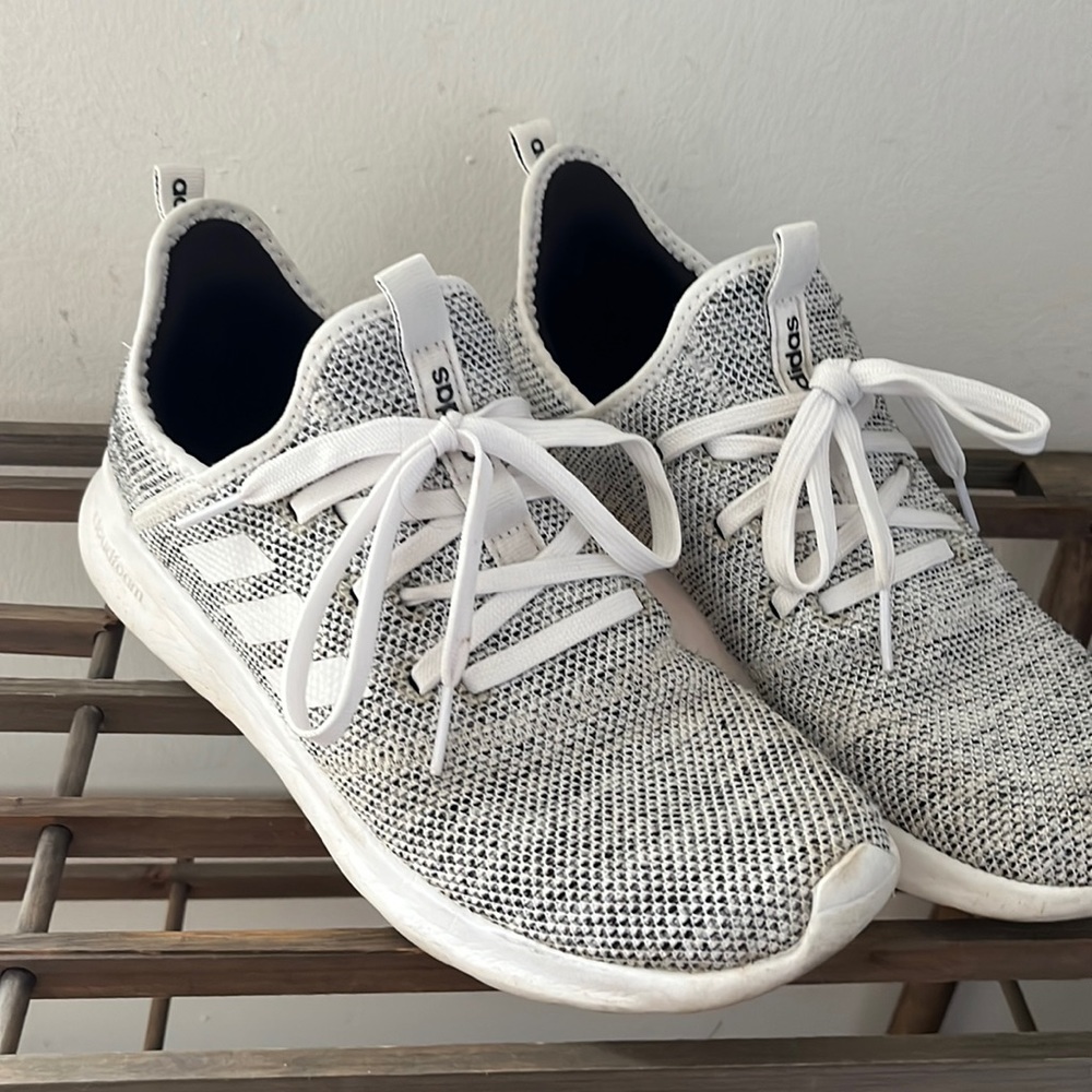 adidas womens size 9 white and gray cloud walking sneakers